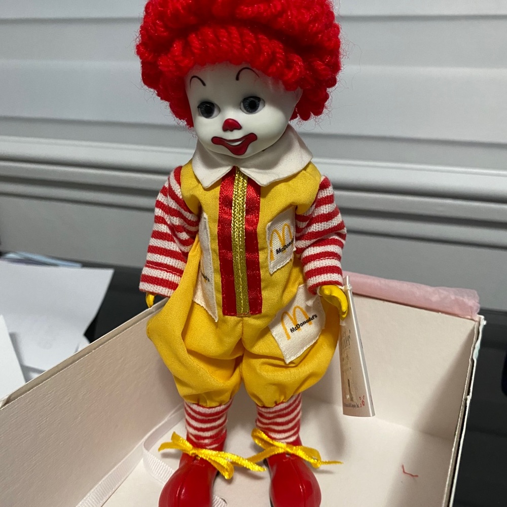 Madame alexander “Ronald McDonald “ collectible